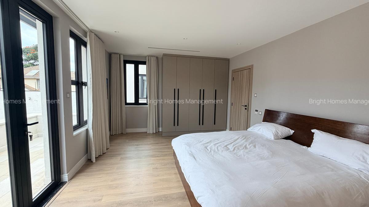5 Bed Villa with En Suite in Runda - 11