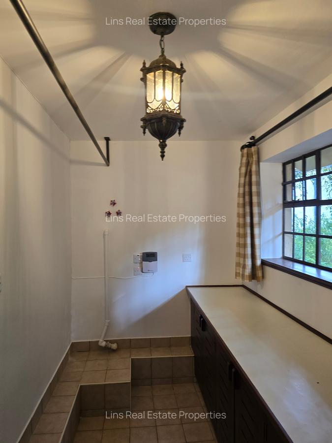 3 Bed Townhouse with En Suite in Spring Valley - 9