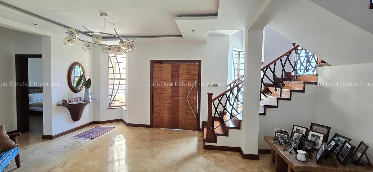 5 Bed Townhouse with En Suite in Runda - 20