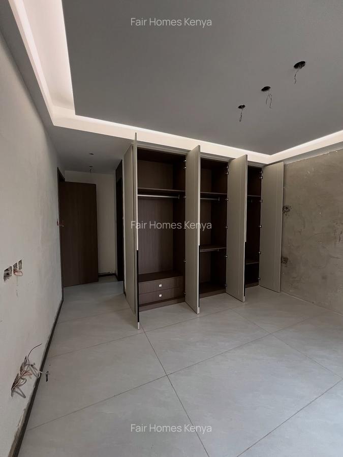 5 Bed Townhouse with En Suite at Lavington Green - 6