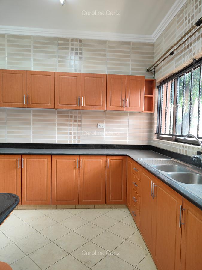 4 Bed Apartment with En Suite at Brookside Drive - 6