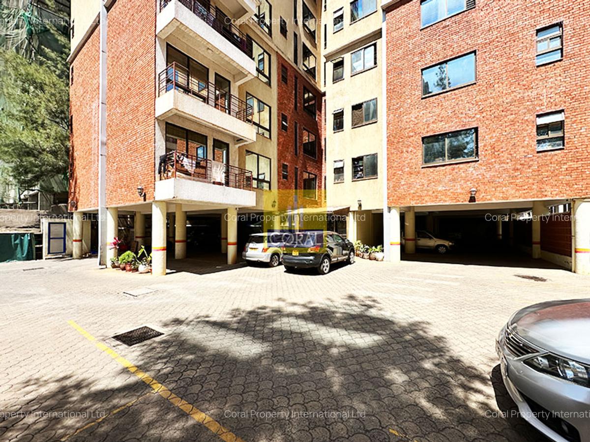4 Bed Apartment with En Suite in Parklands - 20