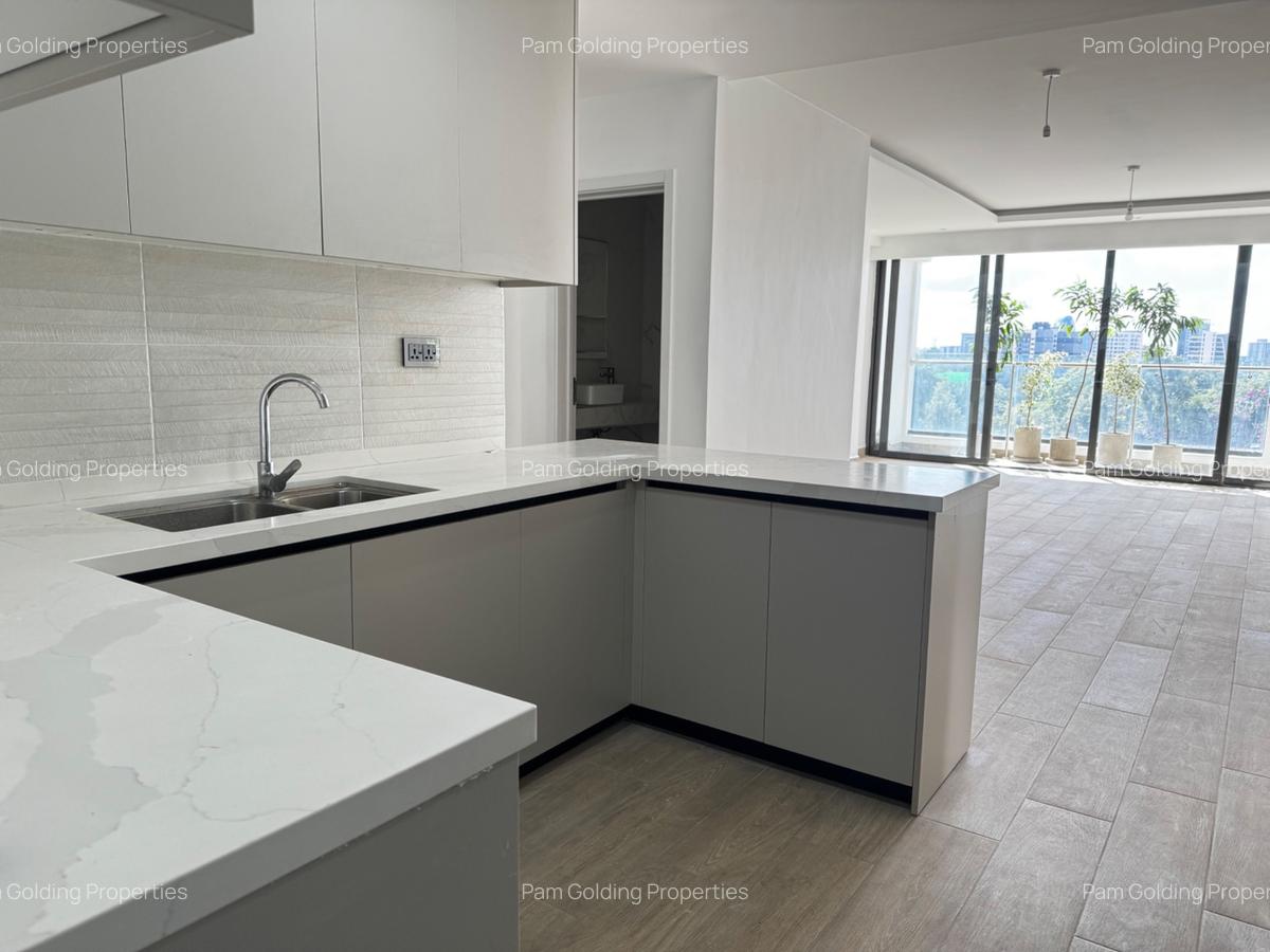 3 Bed Apartment with En Suite in Riverside - 1