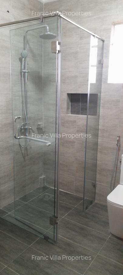 3 Bed House with En Suite at Nyari - 5