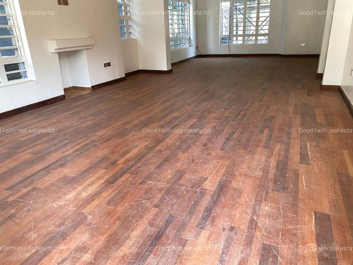 5 Bed Townhouse with En Suite in Karen - 2