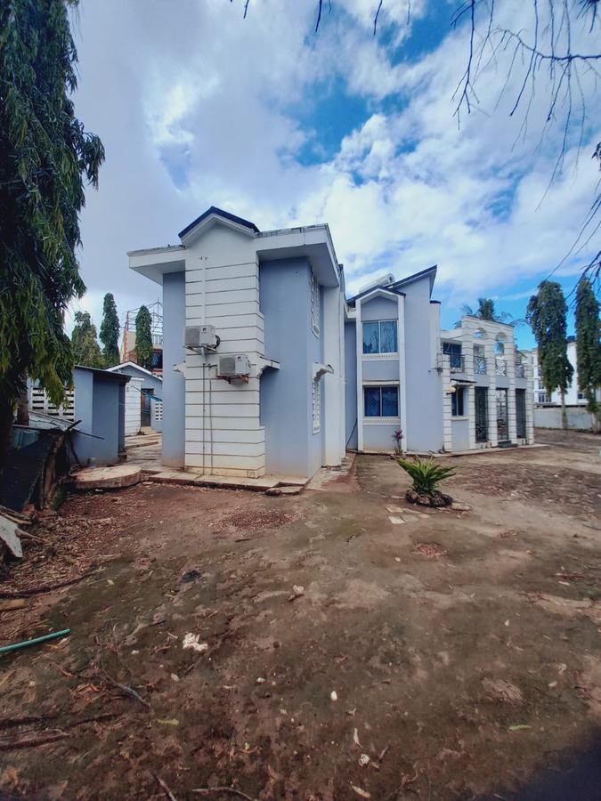 4 Bed Townhouse with En Suite in Nyali Area - 1