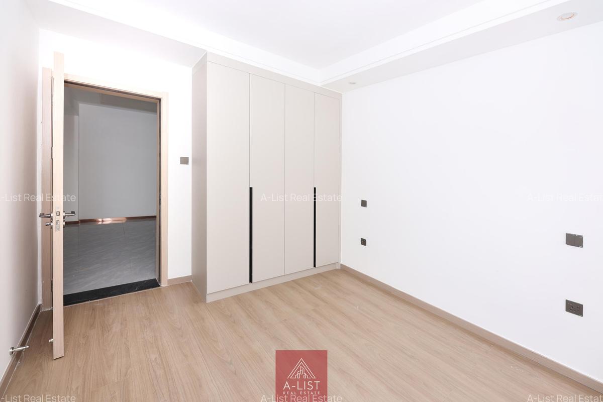 2 Bed Apartment with En Suite at Riverside - 11