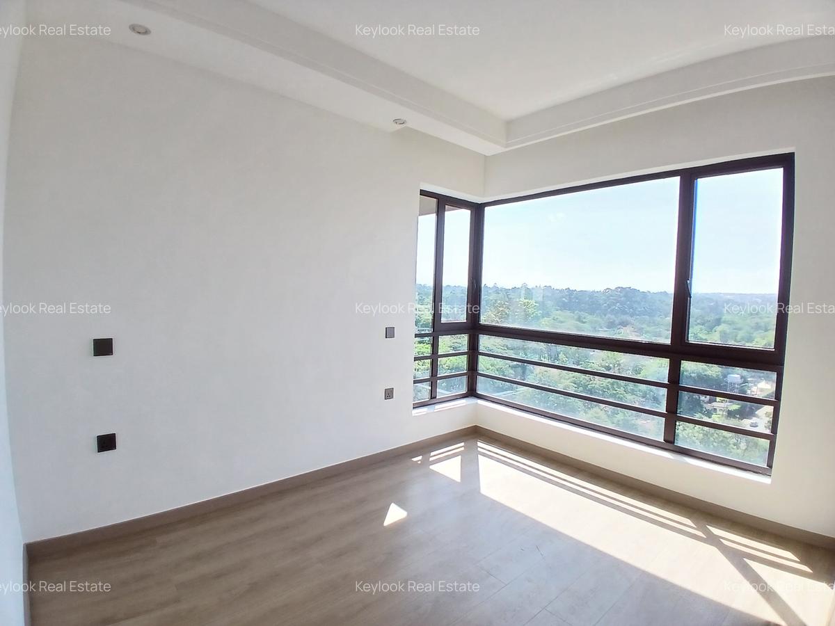 3 Bed Apartment with En Suite at Riverside Drive - 9