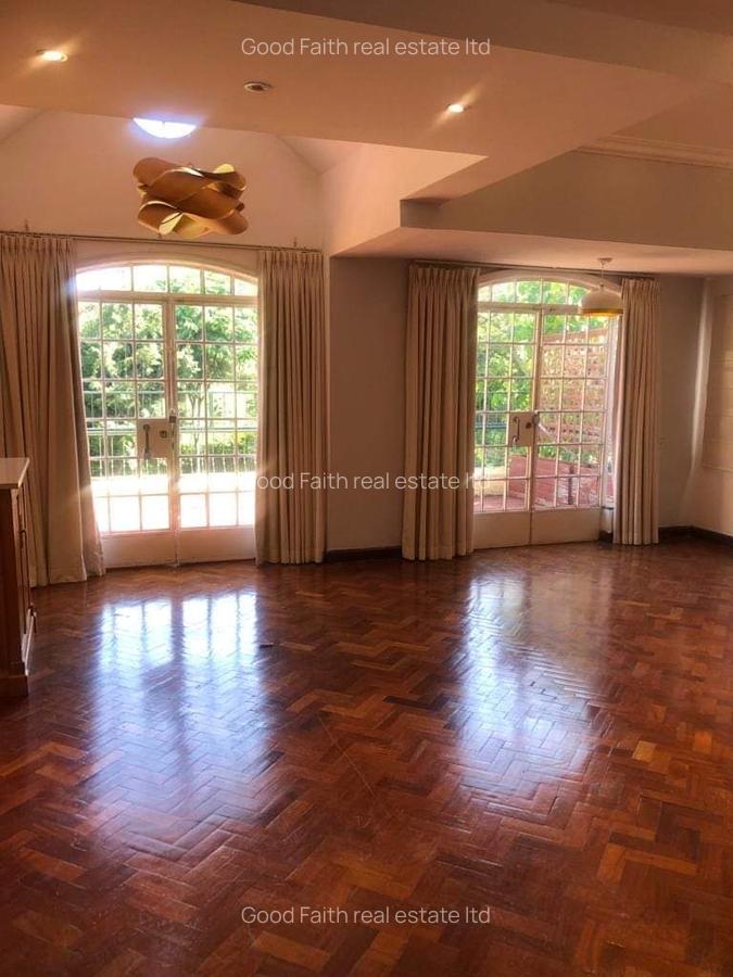 5 Bed Villa with En Suite in Runda - 7