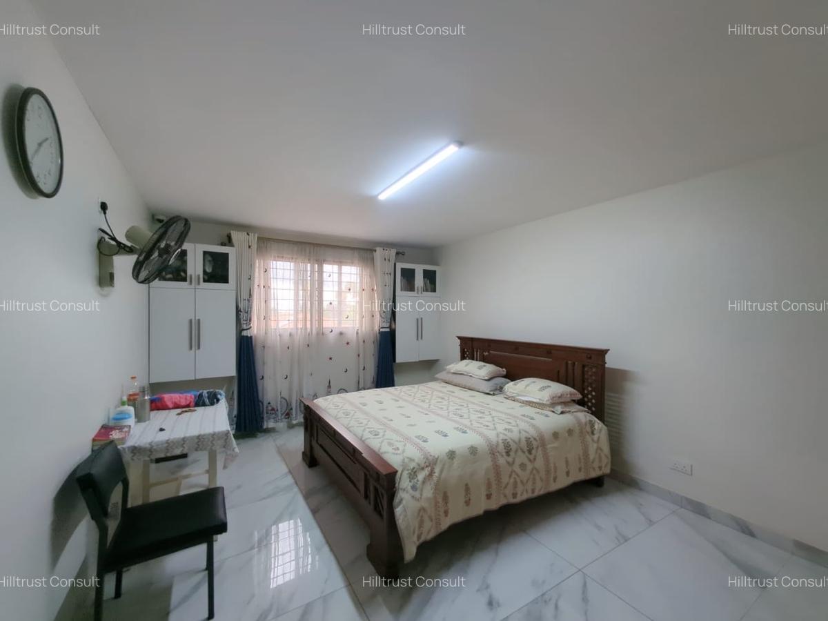 5 Bed Villa with En Suite in Lavington - 11