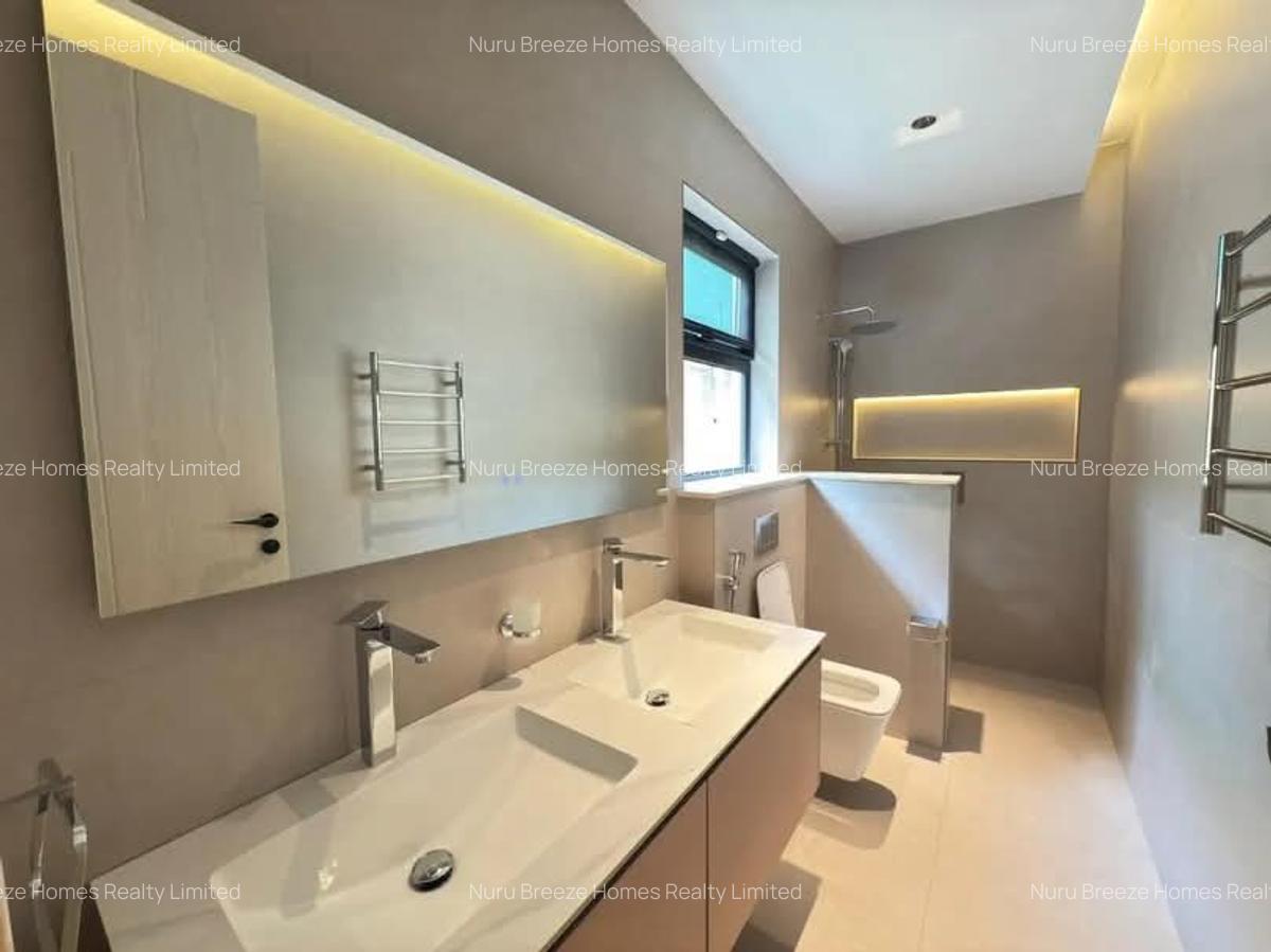 2 Bed Townhouse with En Suite in Lavington - 13