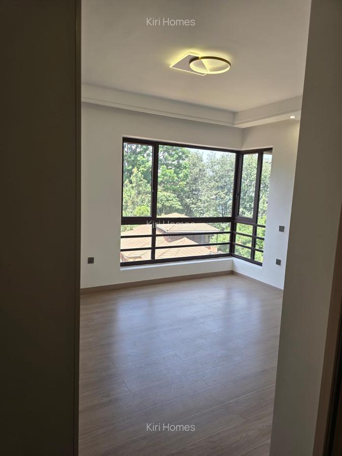 3 Bed Apartment with En Suite in Riverside - 11