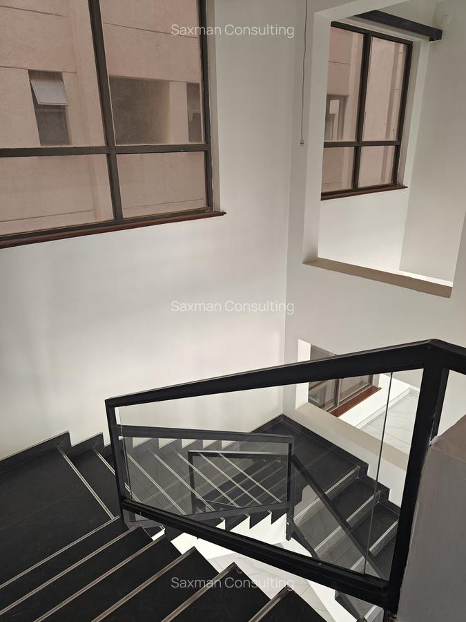 5 Bed Apartment with En Suite in General Mathenge - 2