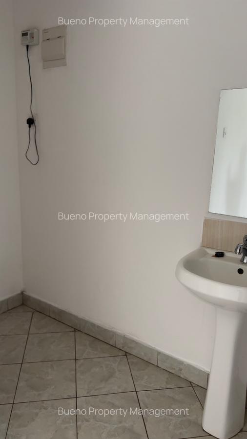 1 Bed Apartment with Borehole in Kilimani - 5