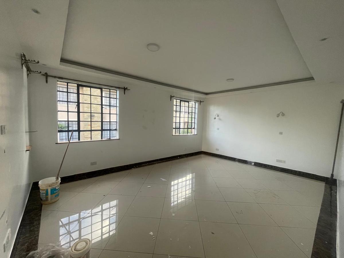 6 Bed Townhouse with En Suite at Kirawa Road - 2