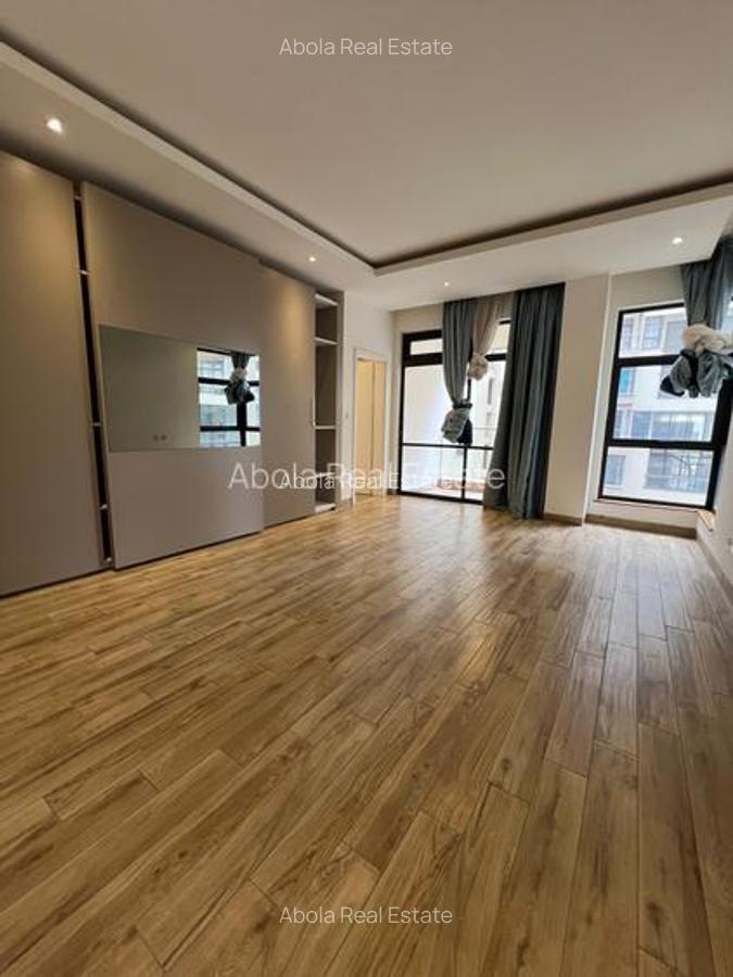 4 Bed Apartment with En Suite in Riverside - 19