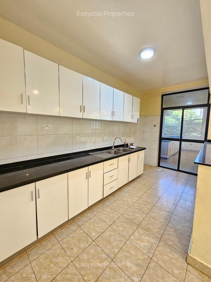 3 Bed Apartment with En Suite in Kileleshwa - 4