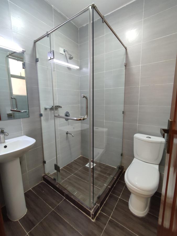 4 Bed Townhouse with En Suite at Gateway Mall - 10