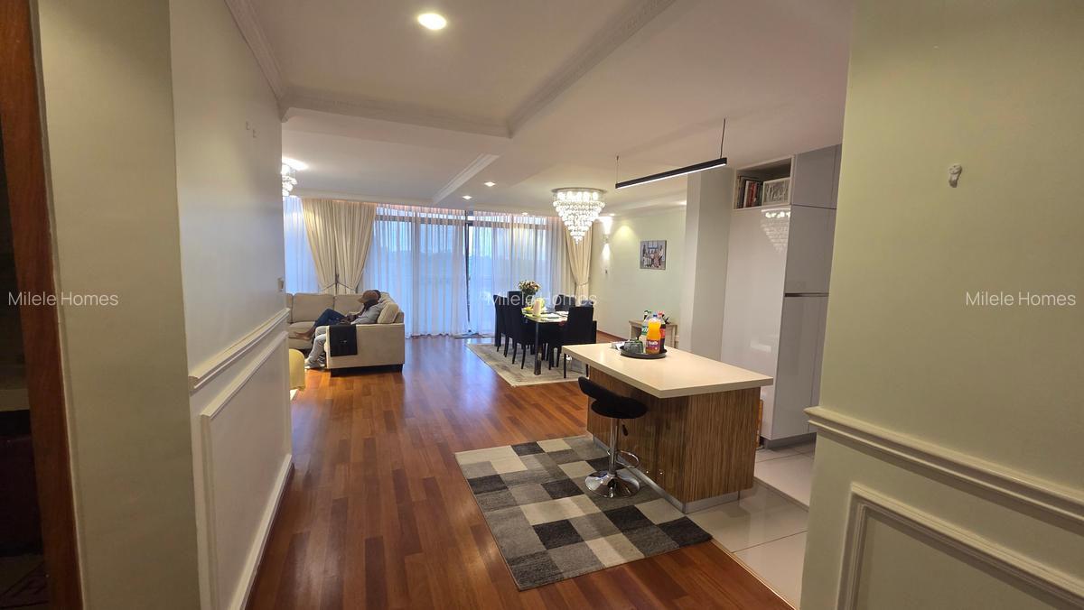 Serviced 3 Bed Apartment with En Suite at 6Th Avenue - 17