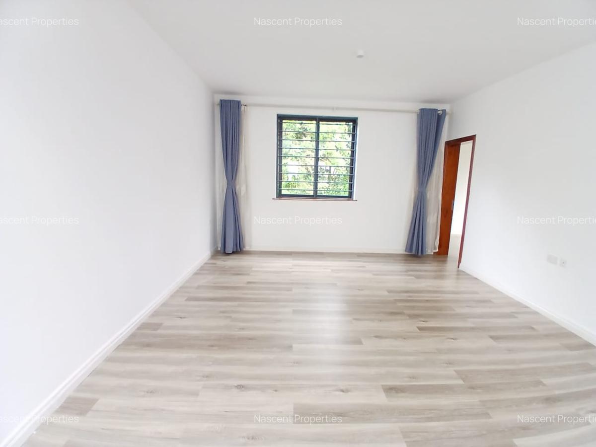 4 Bed House with En Suite in Runda - 11