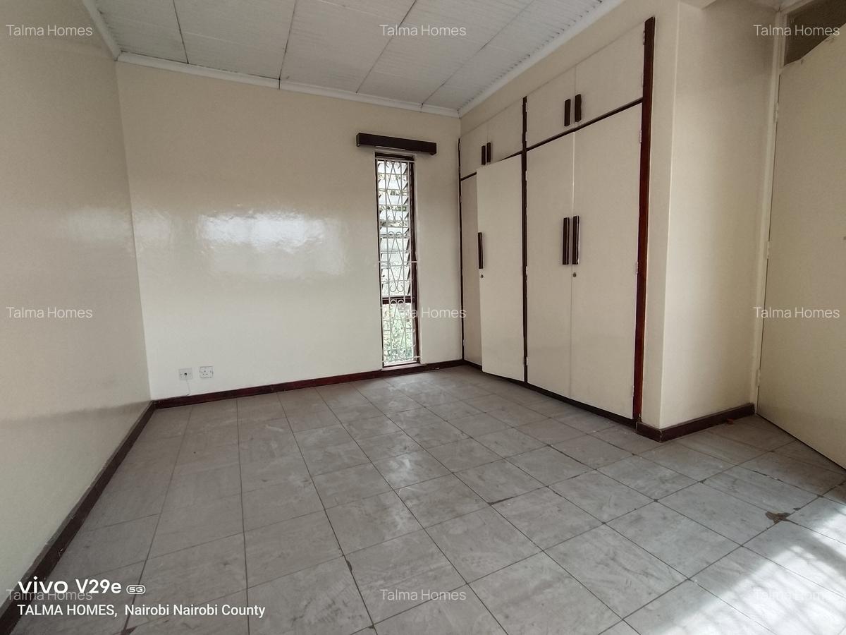 3 Bed Townhouse with Staff Quarters at Ngumo Estate - 8