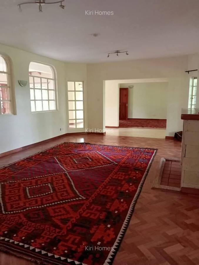 5 Bed Townhouse with En Suite in Rosslyn - 11