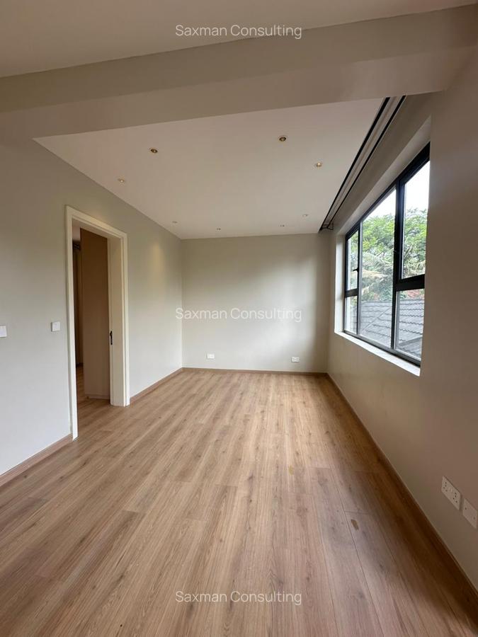 5 Bed Villa with En Suite in Lavington - 5