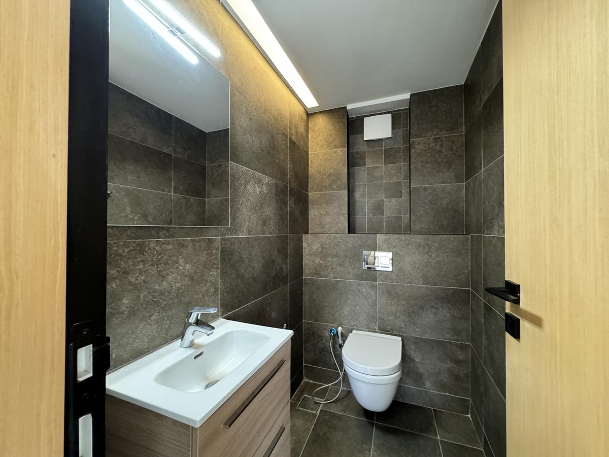 3 Bed Apartment with En Suite in Kilimani - 20