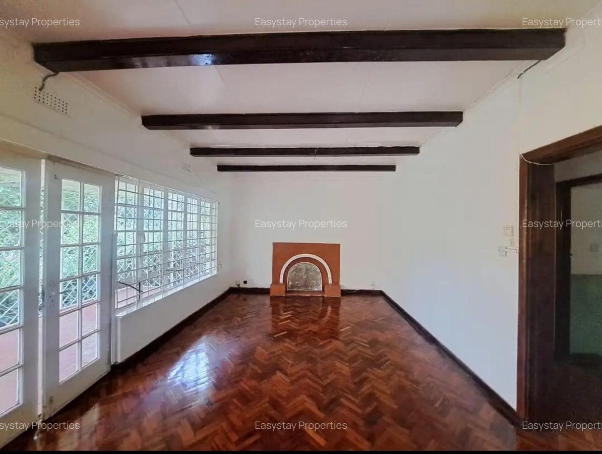 3 Bed House with En Suite in Rosslyn - 3