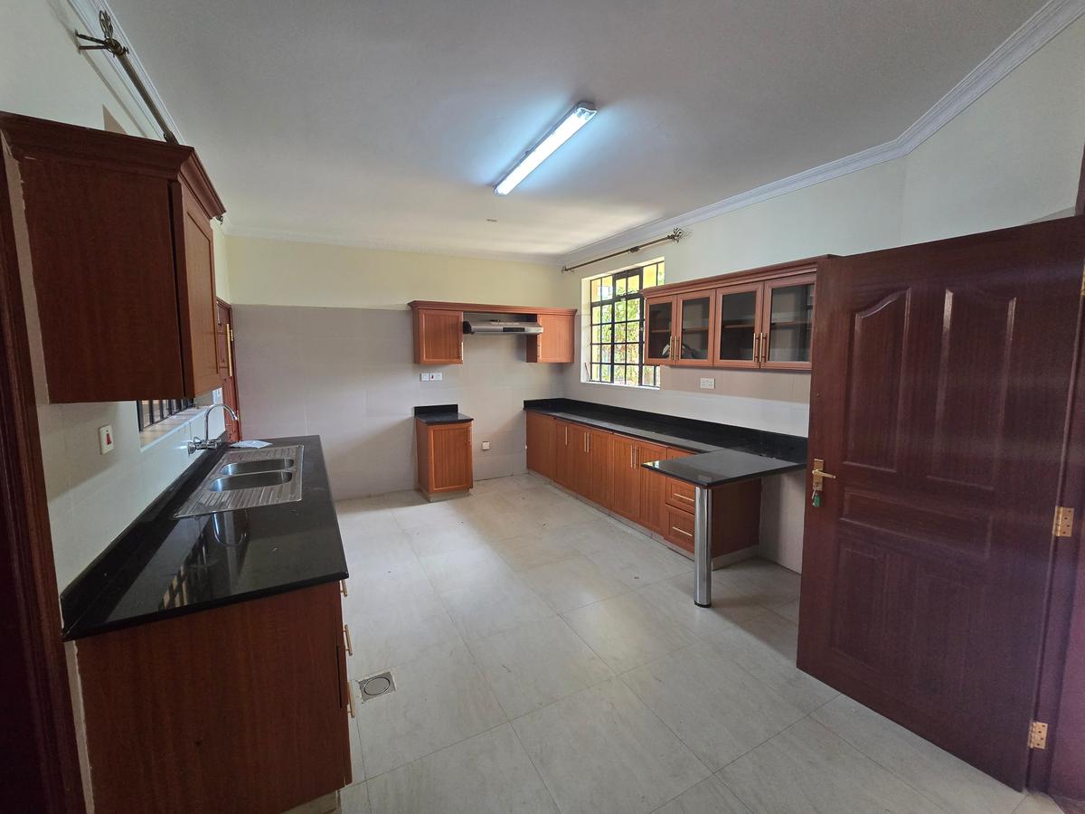 4 Bed Townhouse with En Suite at Chalbi Drive - 10