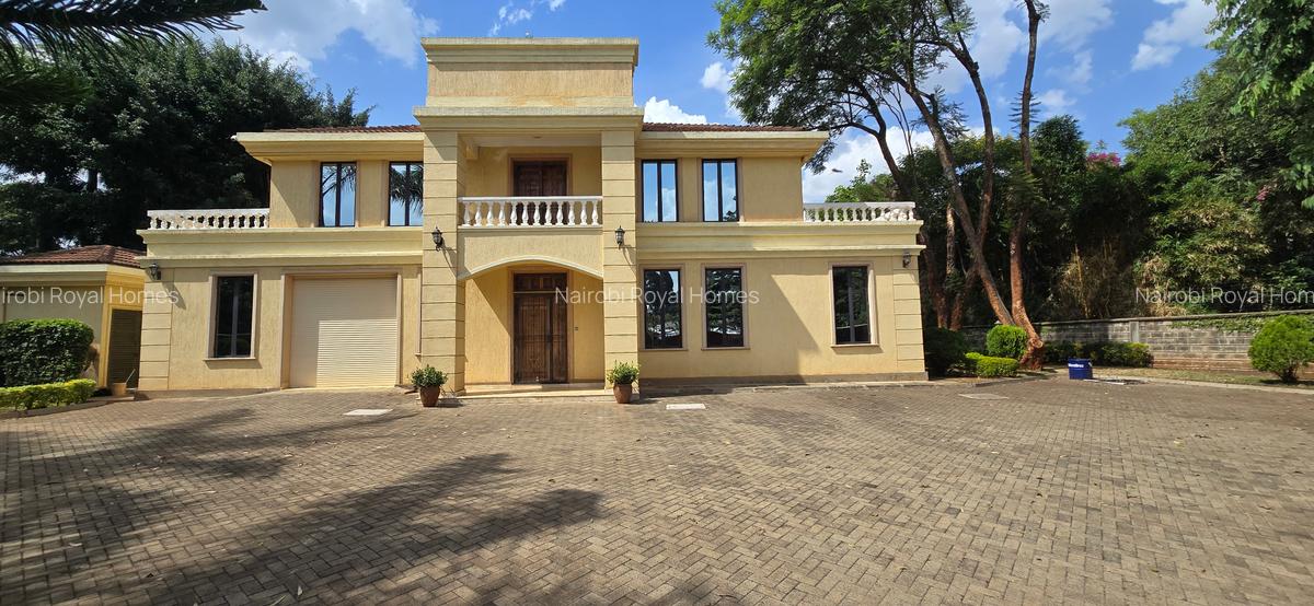 5 Bed House with En Suite at Whispers Avenue - 1