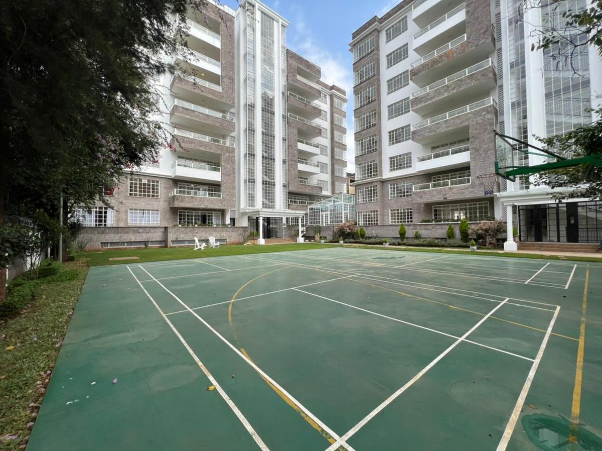 3 Bed Apartment with En Suite in Lavington - 1