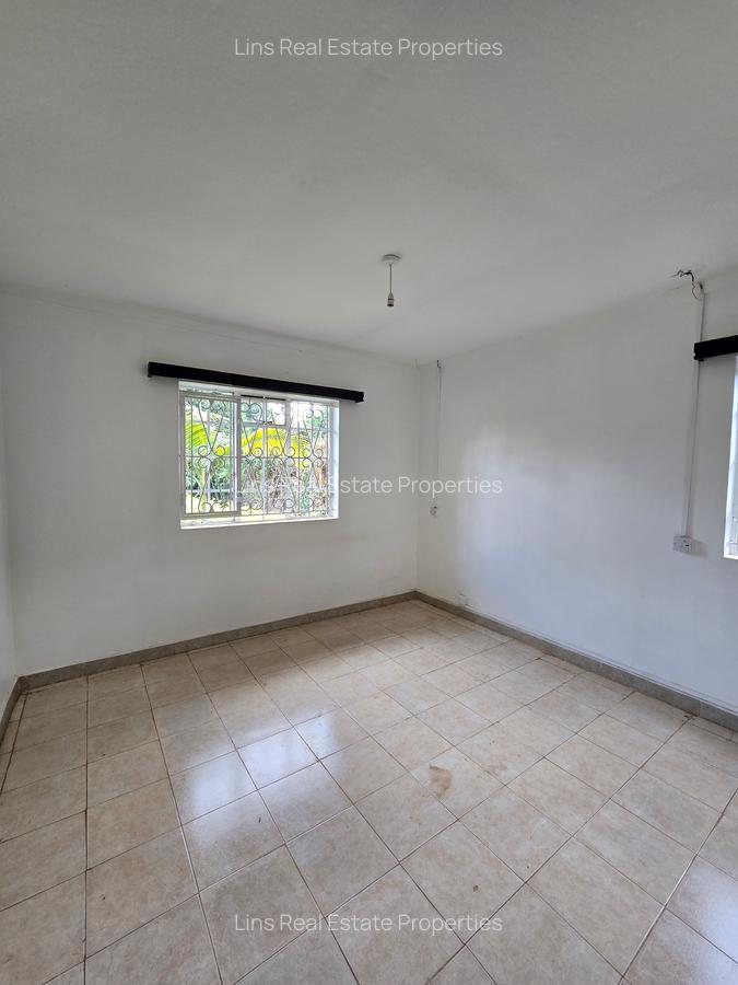 4 Bed House with En Suite in Loresho - 17