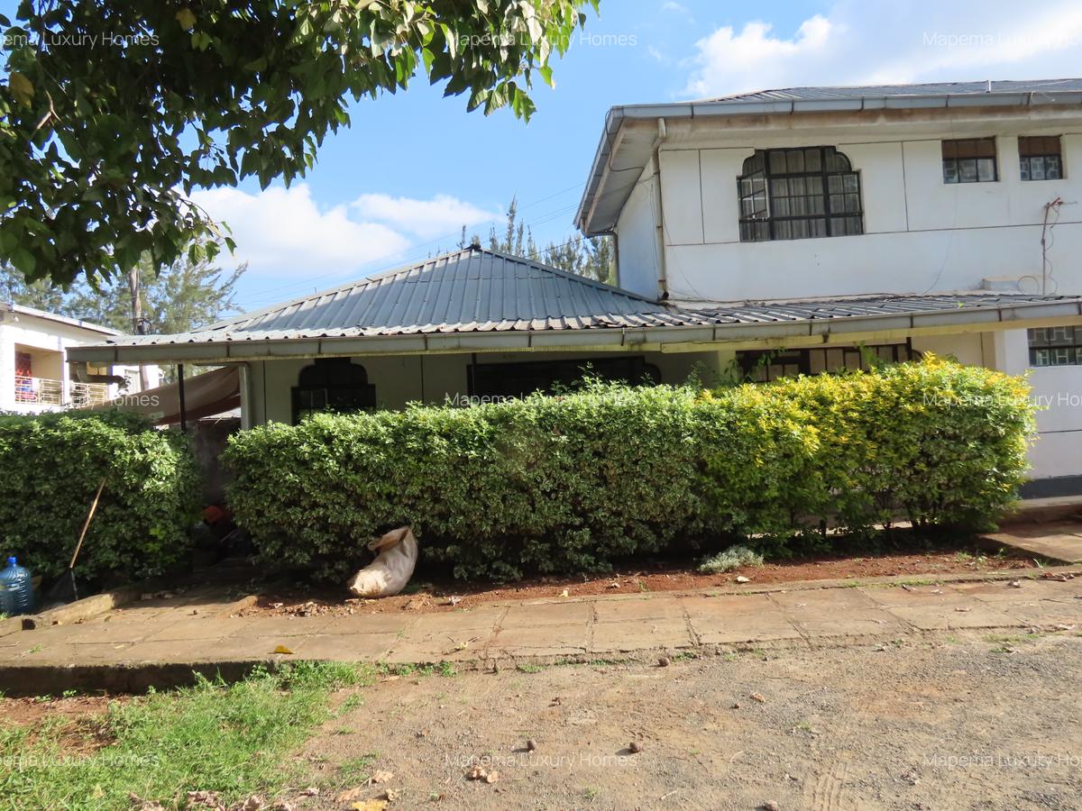 1 Bed House with En Suite at Karen Road - 6