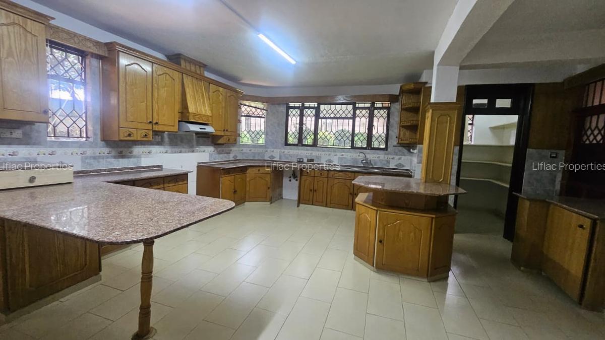 5 Bed House with En Suite in Runda - 6