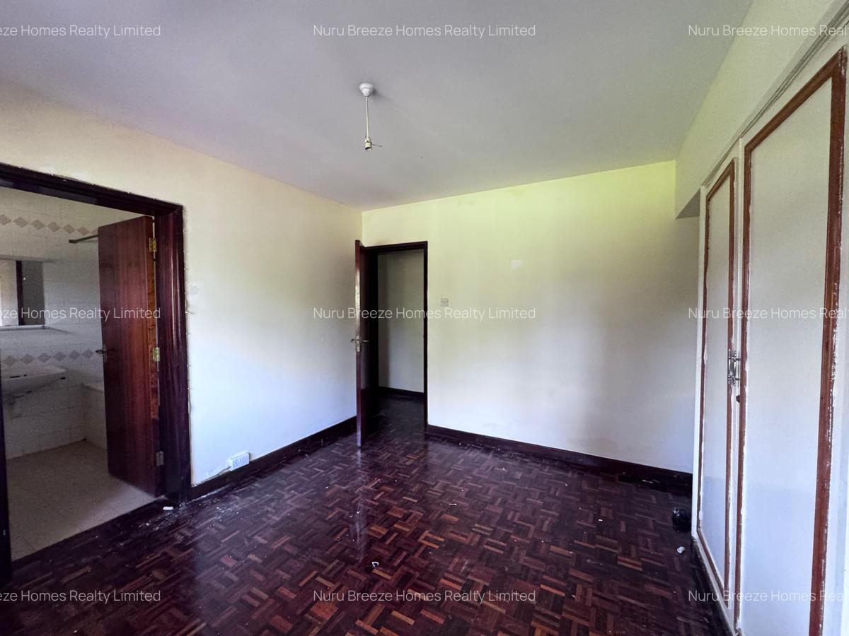 4 Bed House with En Suite in Nyari - 14