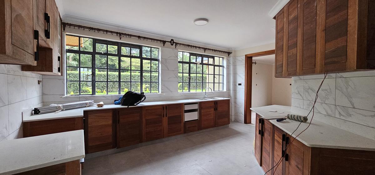 5 Bed Townhouse with En Suite at Windy Ridge - 4