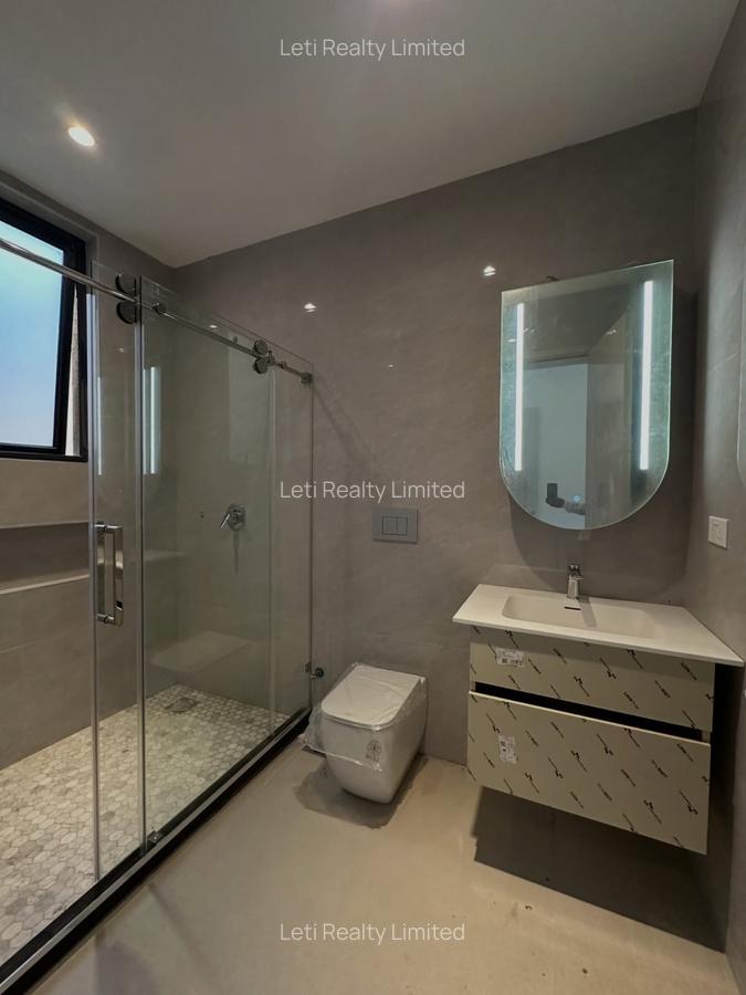 5 Bed Townhouse with En Suite in Lavington - 7