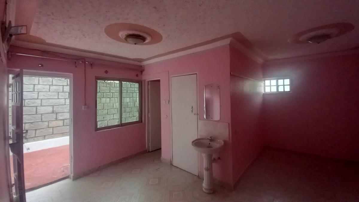 2 Bed Townhouse with En Suite at Donholm Phase 8 - 11