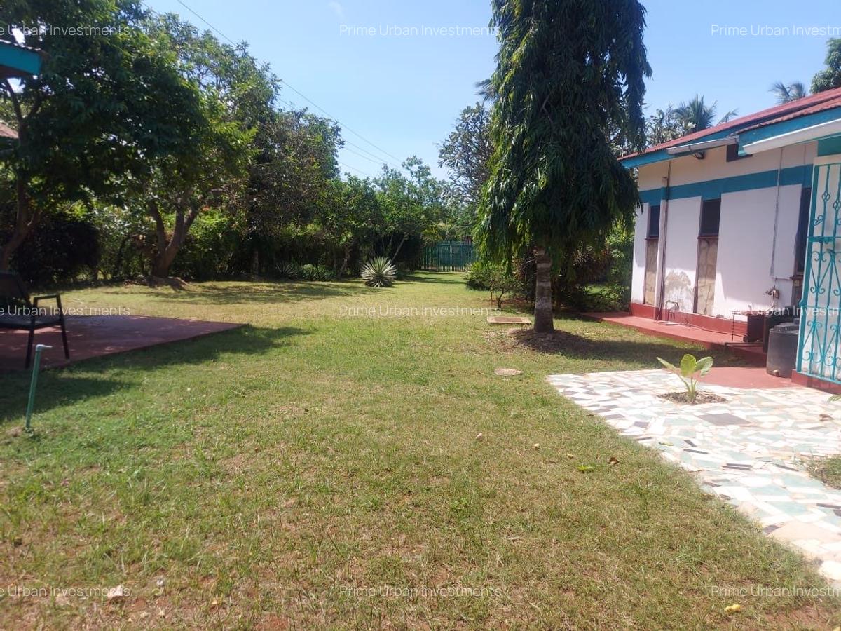 3 Bed House with Staff Quarters in Kikambala - 11