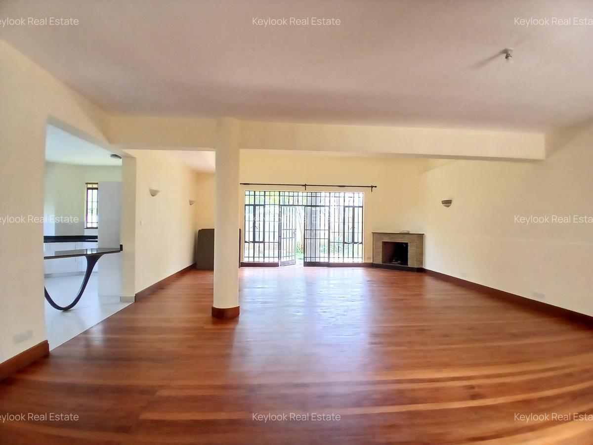 5 Bed Townhouse with En Suite at Lavington Green - 7