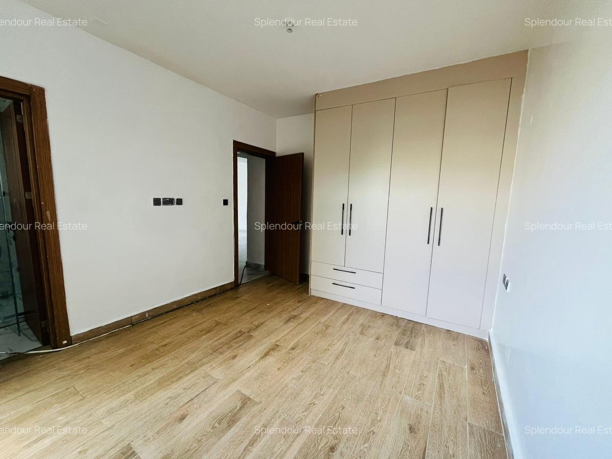 5 Bed Apartment with En Suite at 3Rd Parklands - 7