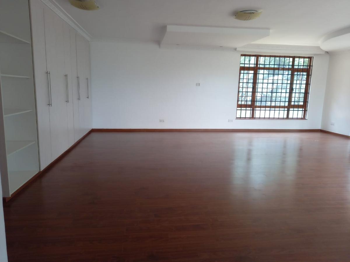 5 Bed Townhouse with En Suite in Runda - 20