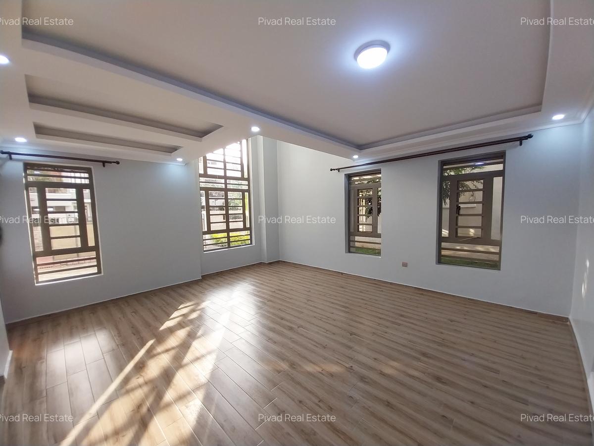 4 Bed Townhouse with En Suite in Kamakis - 16