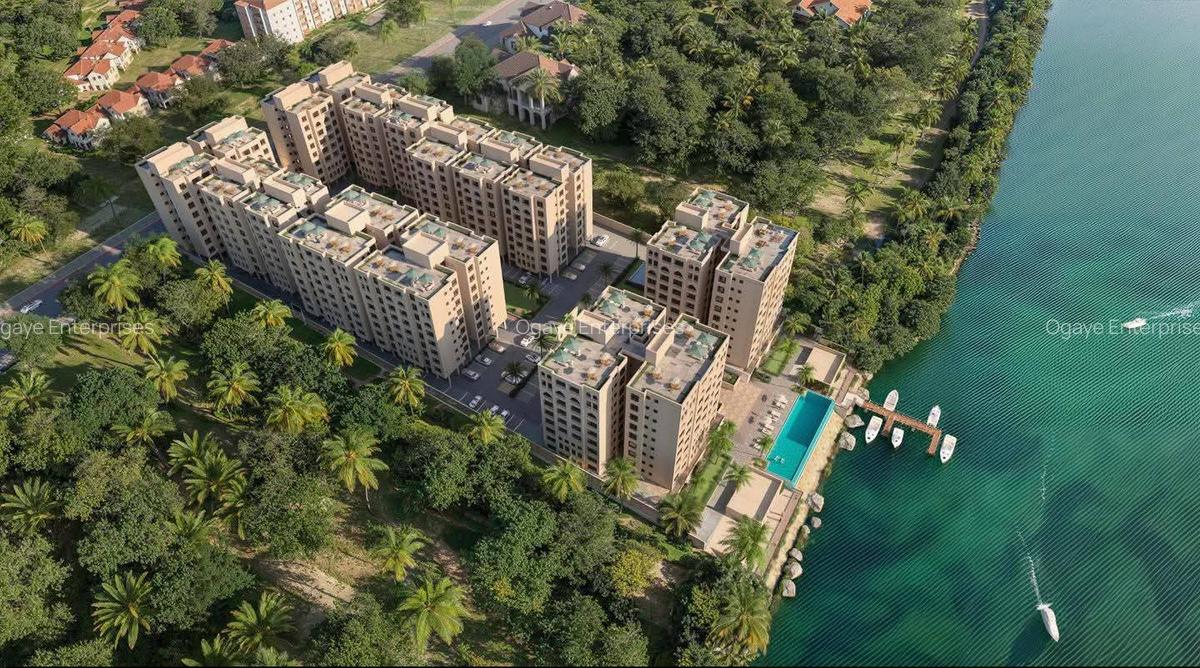 2 Bed Apartment with Swimming Pool at Moorings - 1