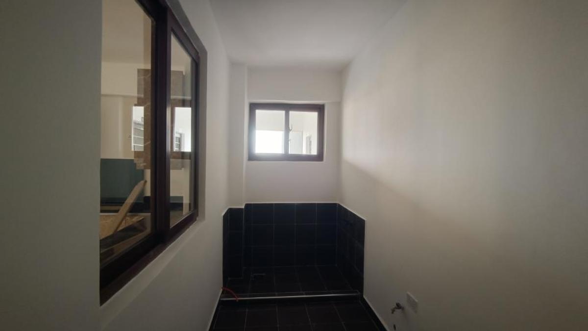 3 Bed Apartment with En Suite at Westlands. - 4