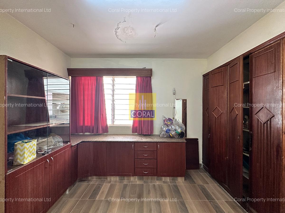 5 Bed Townhouse in General Mathenge - 3