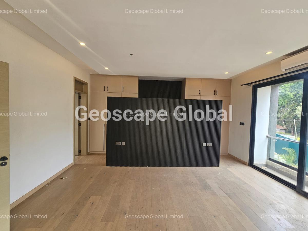 5 Bed Townhouse with En Suite in Lavington - 5