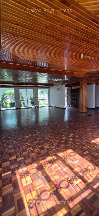 5 Bed House with En Suite at Faith Avenue - 8