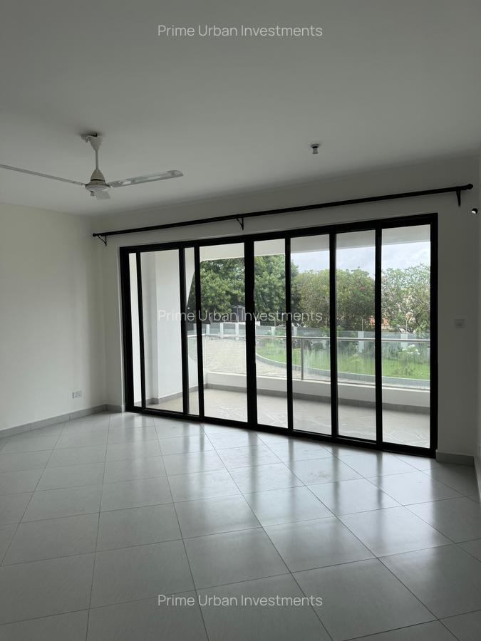 Serviced 3 Bed Apartment with En Suite in Nyali Area - 14